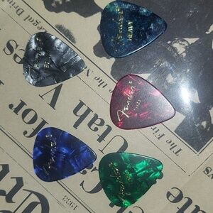 Lot l8sting five really cool colored retro fender guitar pics